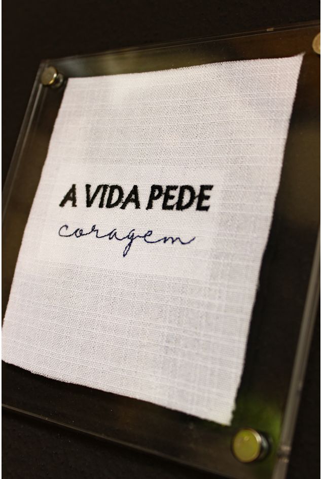 Quadro Acrilico A vida Pede Coragem Mimo Galeria -2-